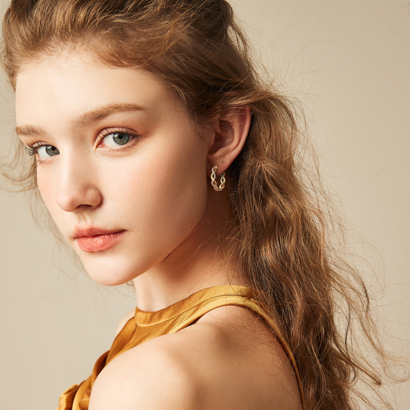 BACARRI - Diamond Swerve Hoop Earrings