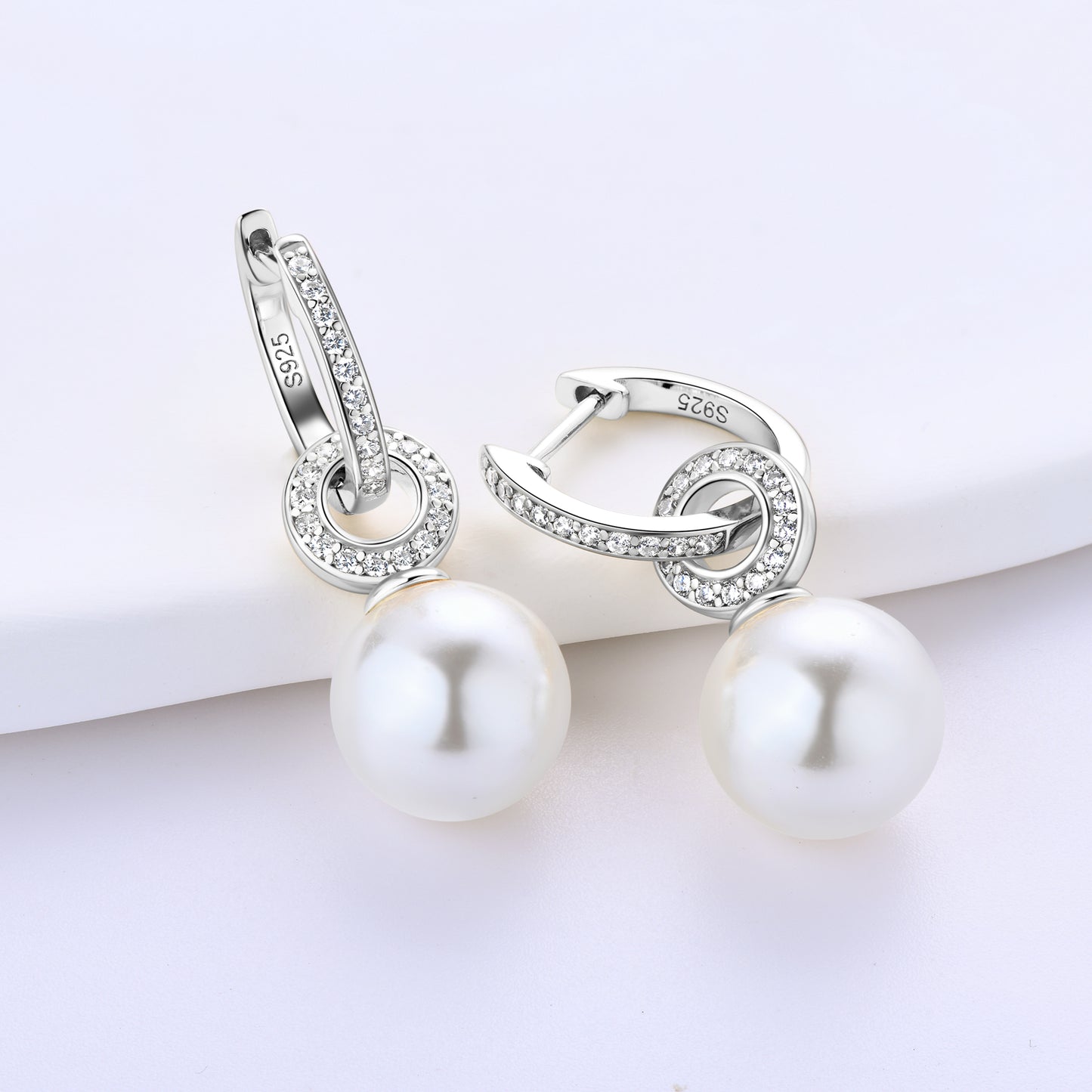BRITANNIA - Cultured Pearl Earrings
